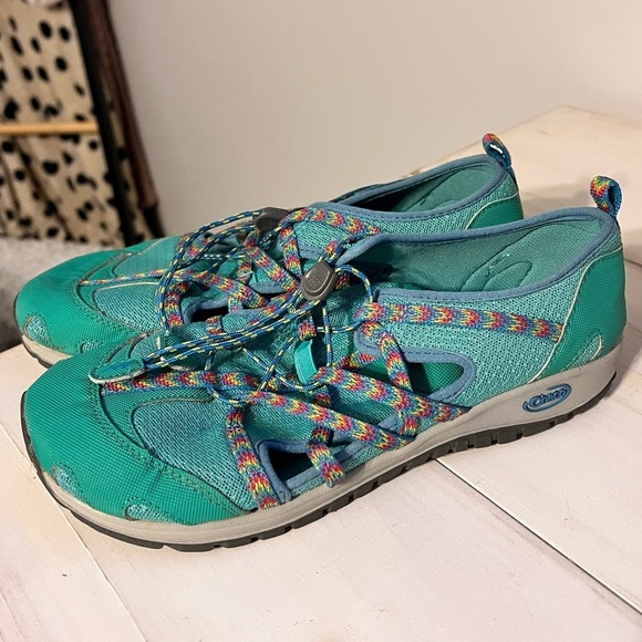 Chaco Outcross Sneaker in Teal Size 6 Junior/Kids - Picture 1 of 6